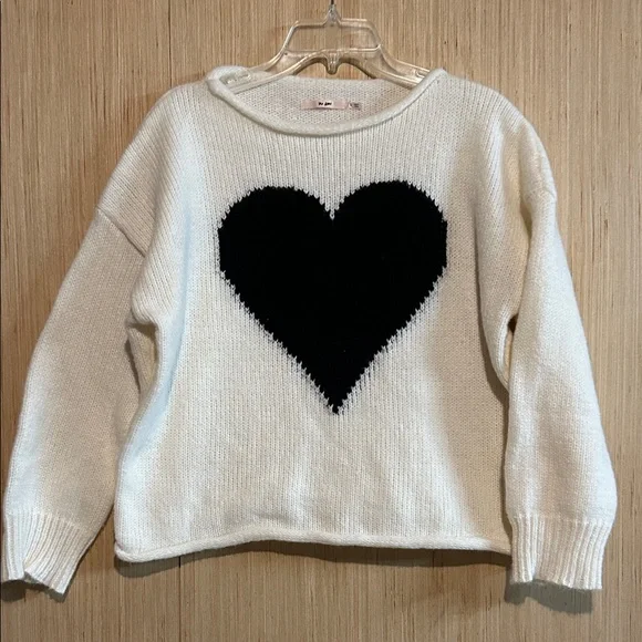 Mi Ami Ivory Sweater with Bold Black Heart - Picture 1 of 3